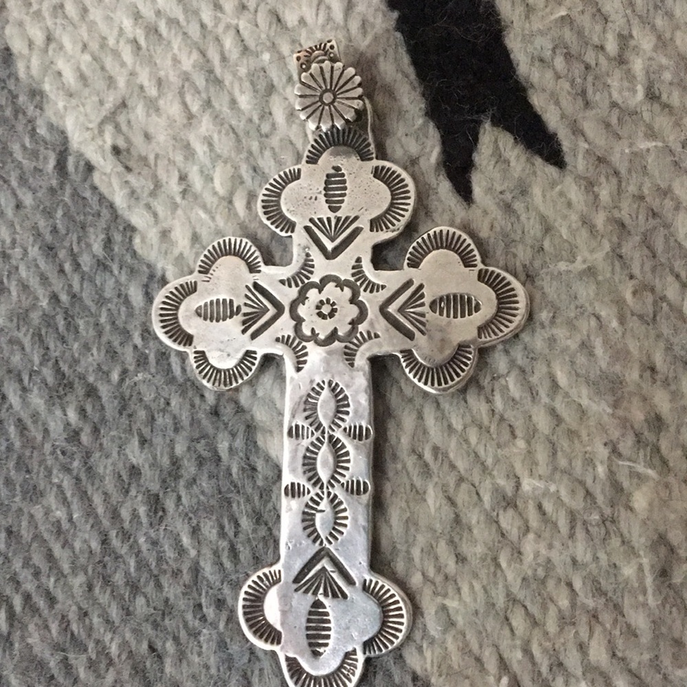 ✝️ Sterling silver cross with enhancer